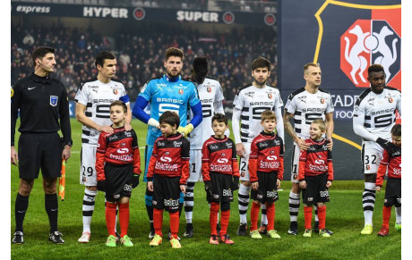 LES U8-U9 SUR LE TERRAIN POUR GUINGAMP-RENNES