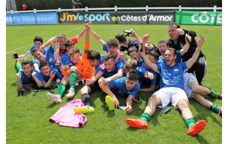LES U18 GAGNENT LA FINALE