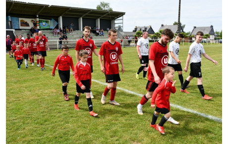 L'ECOLE DE FOOT PARTICIPE AU DERNIER MATCH