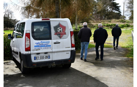 LARGE VICTOIRE CHEZ LE DERNIER
